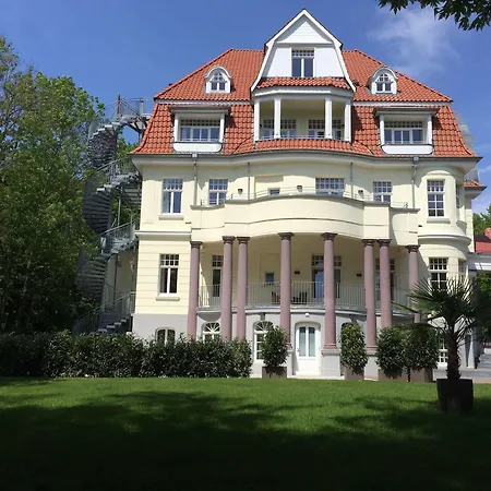 Am Kurpark * Bad Pyrmont